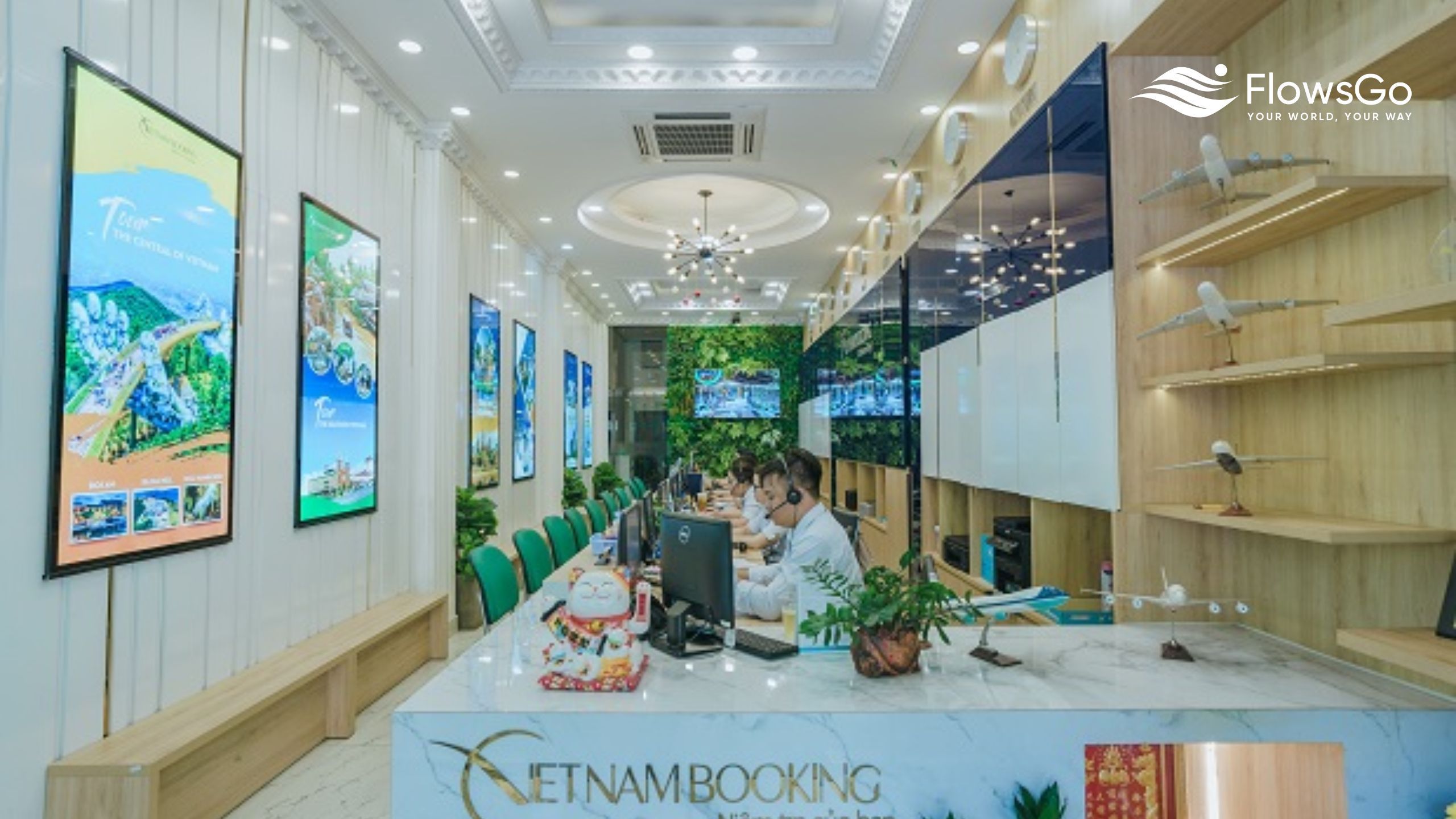 Công ty du lịch Vietnam Booking.jpg