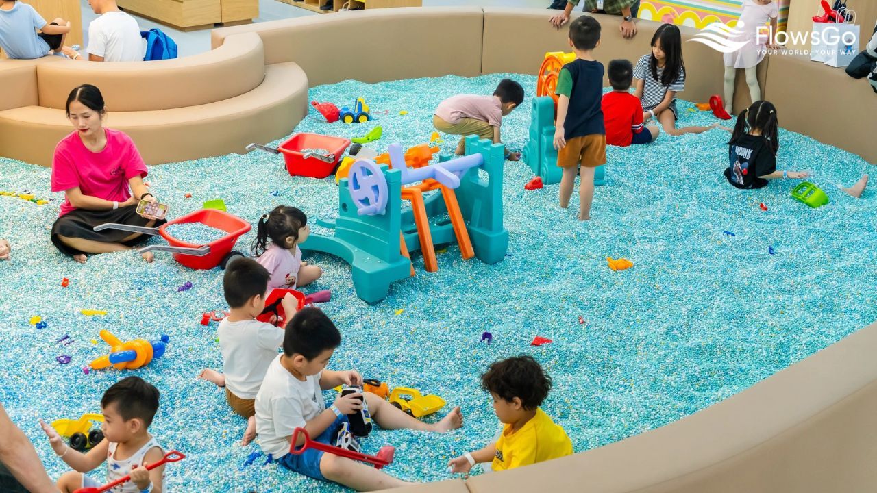 Vui chơi tại trung tâm thương mại và khám phá biểu tượng Nhật Bản.jpg